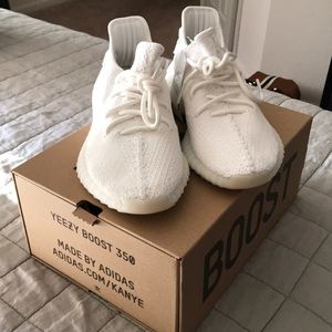 YEEZY BOOST 350 V2 TRIPLE WHITE